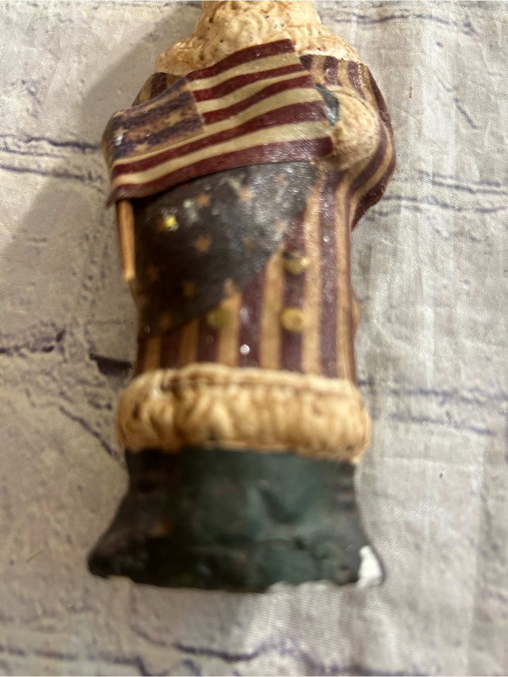 VINTAGE FOLK-ART STYLE PATRIOTIC SANTA OR BELSNICKEL FIGURINE WEARING A FLAG - Picture 6 of 7
